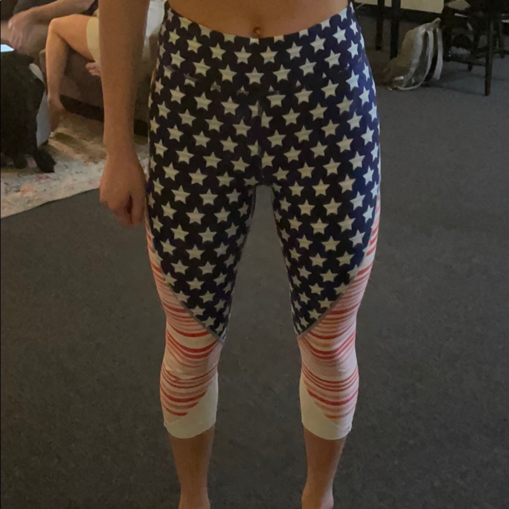Tommy Hilfiger cropped leggings! (Size M)